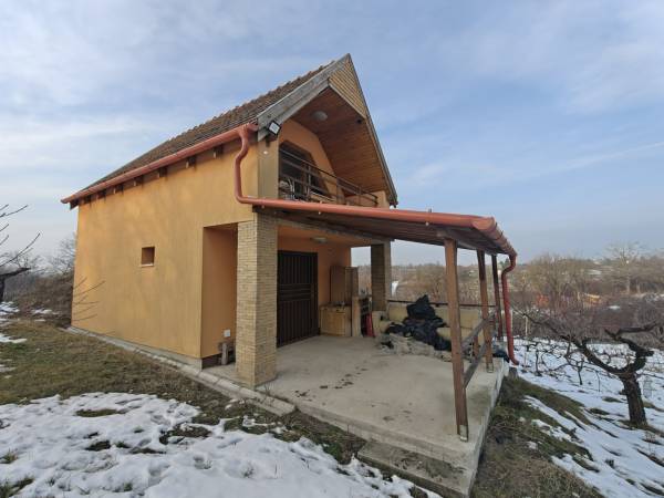 #7553 Eladó kert, gyümölcsös Nyergesújfalu