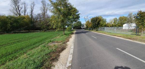 #8010 GKSZ terület eladó Győrújbaráton, az ár ÁFA mentes!
