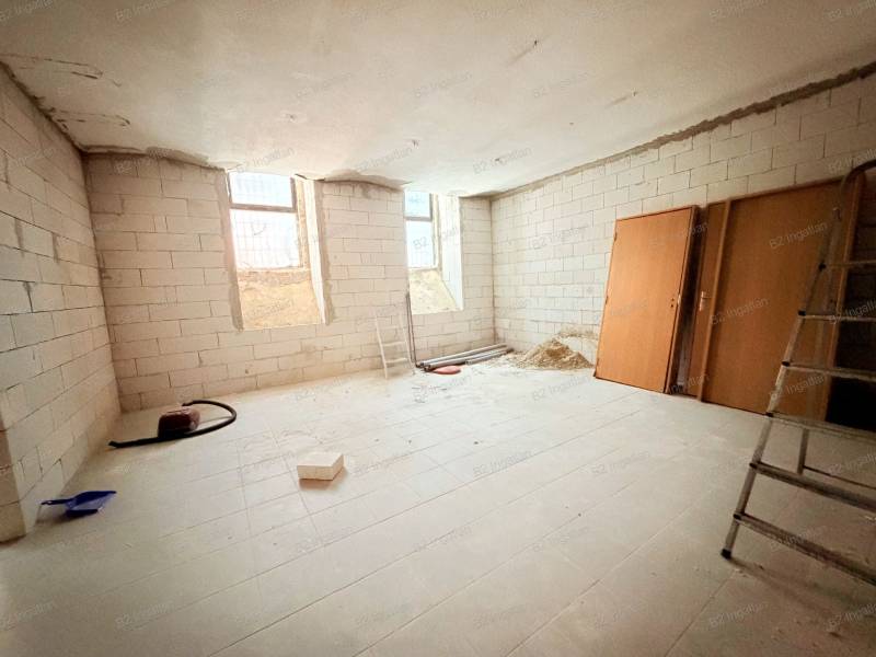 #7736 Ligetvárosi 88 nm-es szuterén ingatlan eladó