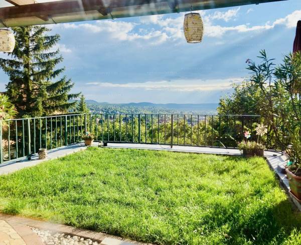 #8371 Ritka lehetőség Budakeszin, verhetetlen örökpanorámával!