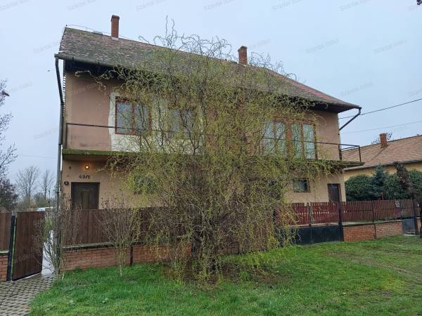 #8629 Sürgősen eladó Ikerház!!