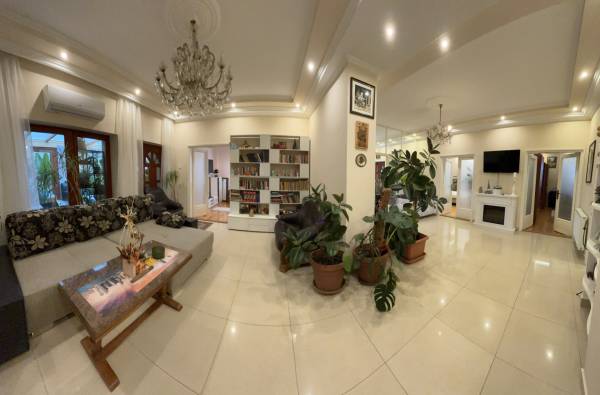 #4245 Nagykátán exkluzívan felújított, prémium minőségű családi ház eladó