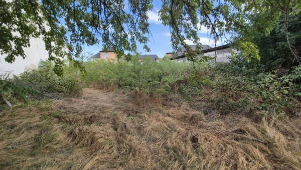 #8917 X. KERÜLETBEN KERTVÁROSI KIS UTCÁBAN ÉPÍTÉSI TELEK.