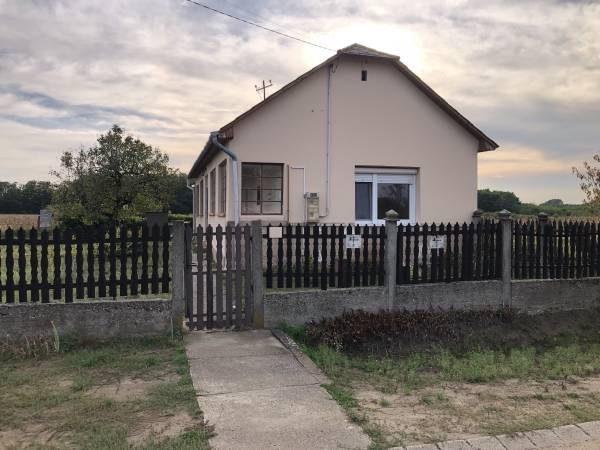 #4484 Azonnal költözhető két szobás ház Magy településen