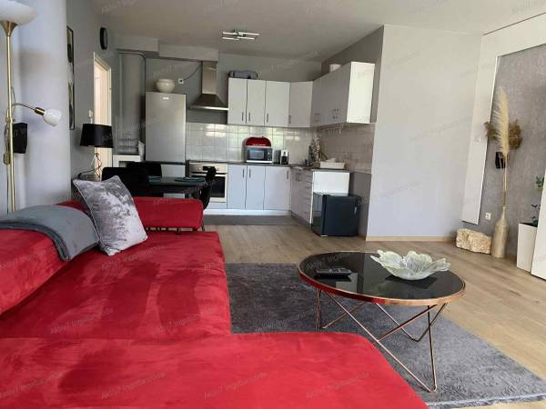 #4737 Felújított szép lakás 2 hálószobával