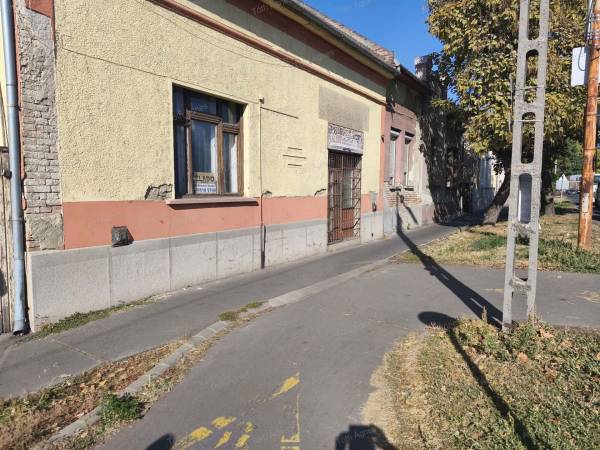 #14919 Eladó családi ház Szolnok