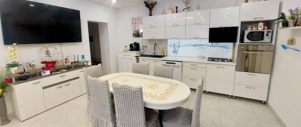 #9370 Kemecse központjában családi ház eladó!