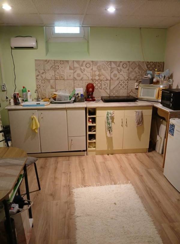 #8216 Kiadó üzlethelység a városközpontban! 