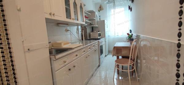 #8715 ERKÉLY, LIFT, INGYENES PARKOLÁS – ÉS MÁR KÖLTÖZHET IS!