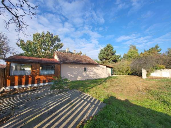 #7188 Eladó nyaraló Győr