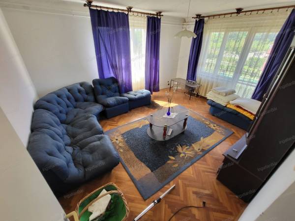 #9132 Eladó 4 lakásos társasház Nyírmadán