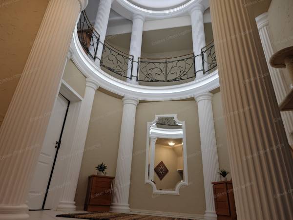 #5086 Belvárosi, nagy alapterületű ikerház eladó garázzsal