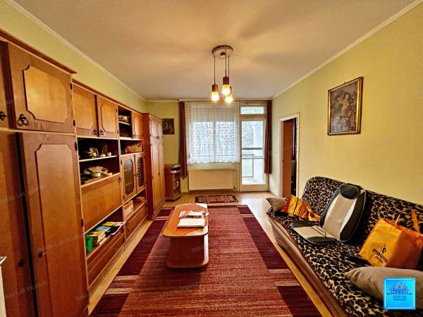 #4357 Belvárosi, első emeleti tégla lakás eladó