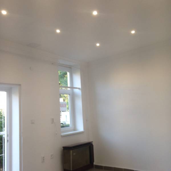 #7717 Kecskemét, központhoz közel Üzlet kiadó  AZONNAL KÖLTÖZHETŐ! -Ceglédi út közelében!