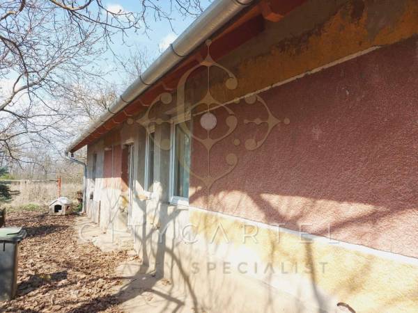 #9311 Előszálláson barátságos kis ház várja új gazdáját!