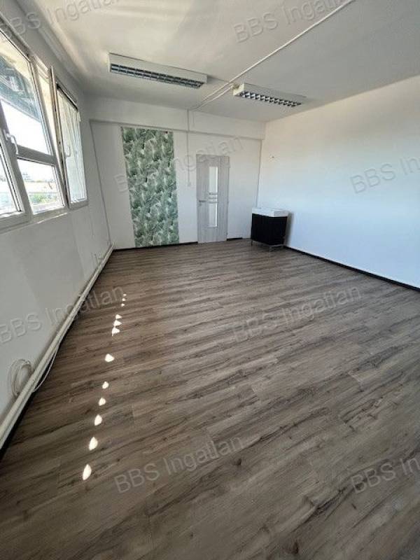 #6670 Belvárosi irodaház házban iroda helyiségek eladók vagy bérelhetők