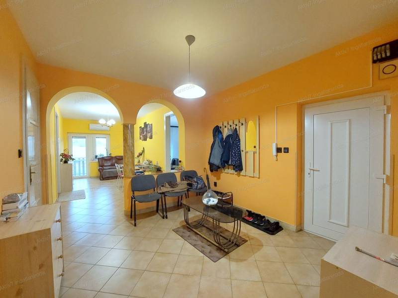 #4819 Négy az egyben, ritka lehetőség Szeged belvárosában – lakás, garzon és két garázs a Szent György tér közelében