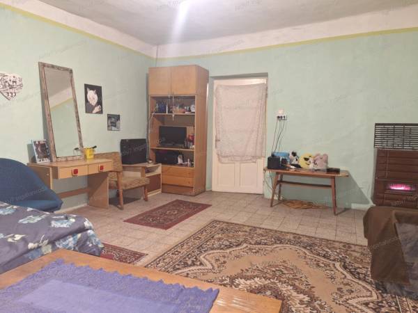 #6700 Balotaszállás külterületén, összesen  5909 nm területen, tanya eladó.