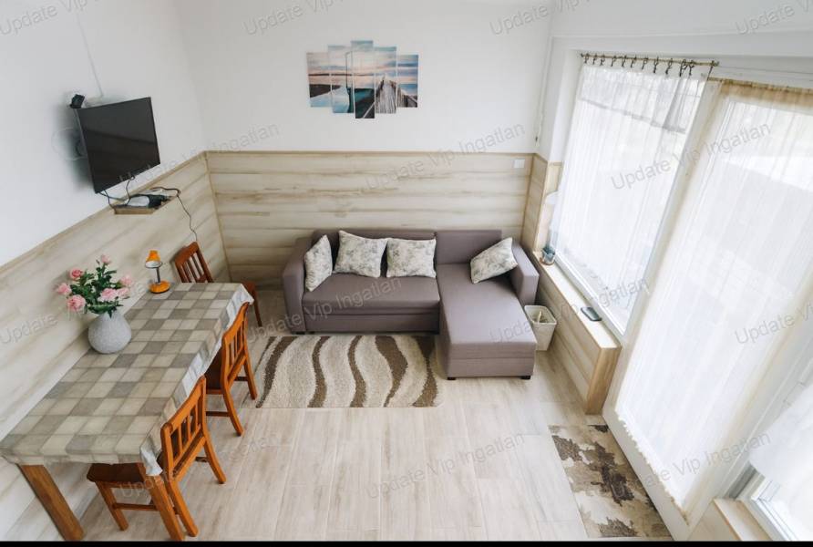 #8192 Balatonlellén vízközeli  eladó nyaraló!