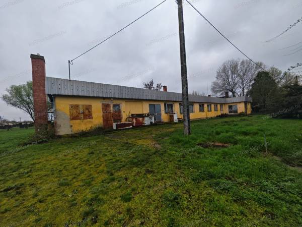 #9130 Eladó ipari terület Jásztelek külterületén