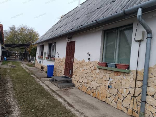 #9627 Eladó családi ház Debrecen