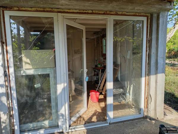 #8635 Használhatja lakhatásra, esetleg hétvégi háznak is Szandaszőlősön!!!