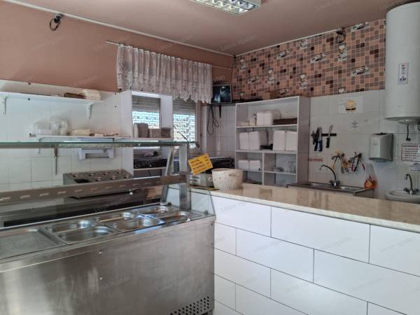 #8556 Üzlethelyiség eladó, büfé és táp- takarmánybolt