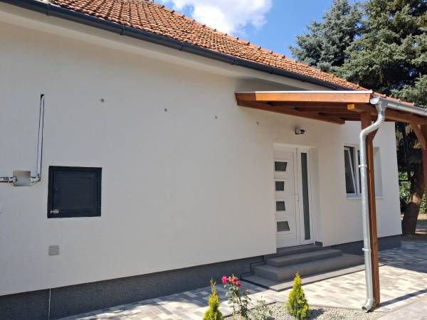 #12357 Kívül-belül vonzó családi ház Jamina központjában