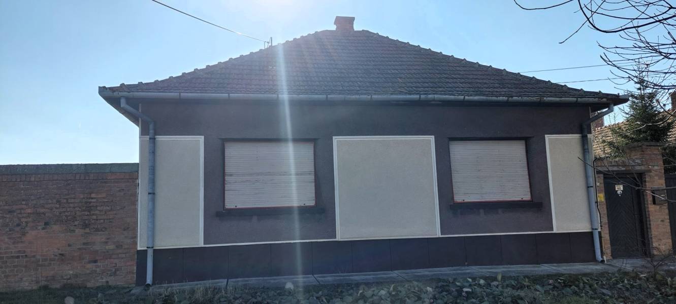 #7738 Szerethető otthon, ahol a gondoskodás látszik- Eladó családiház Kétegyházán!