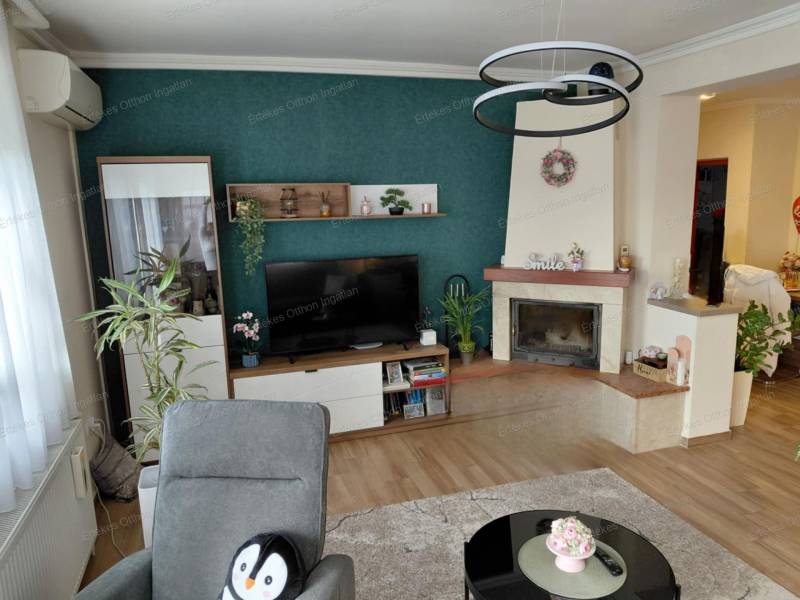 #6872 Szerethető családi ház Felsőpázsiton – napfény, kandalló, két terasz