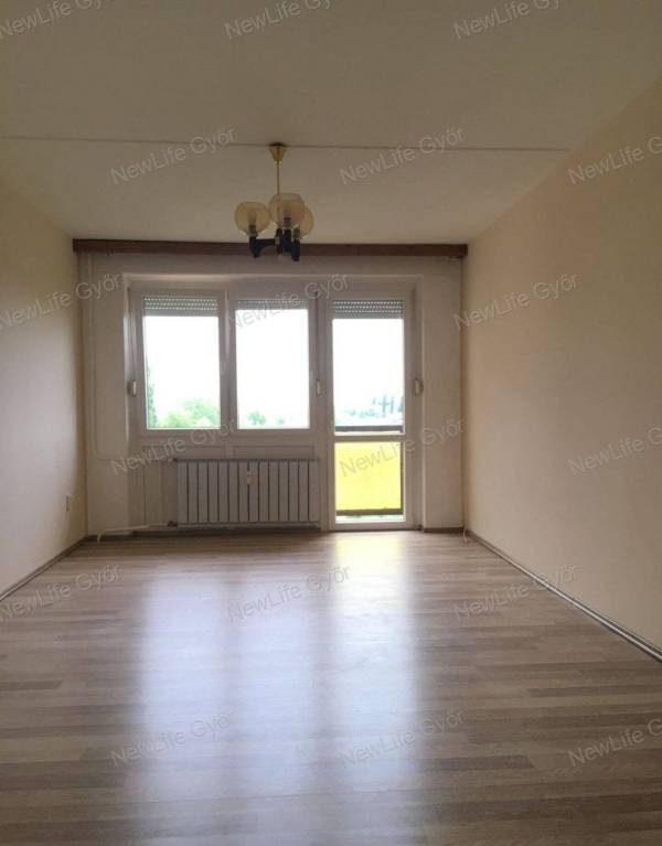 #7442 Eladó lakás Győr