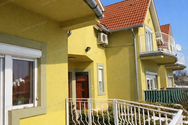 #9550 Eladó lakás Balatonfüred zöldövezetében – panorámás, erkélyes, befektetésnek is kiváló!