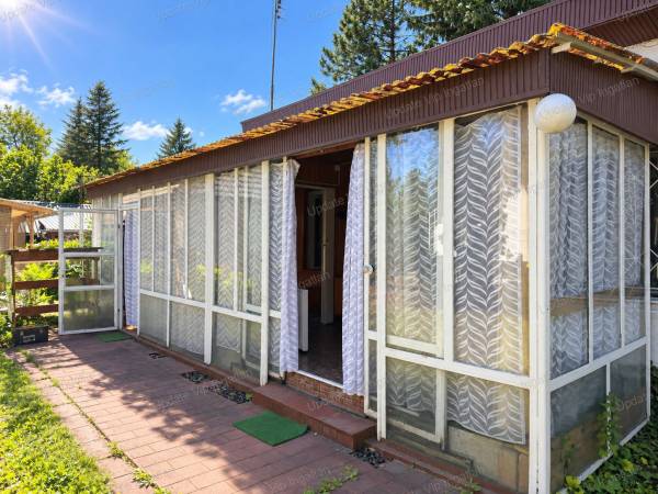 #14847 Felújítandó nyaraló Siófok-Sóstón, mindössze 600 méterre a Balatontól!