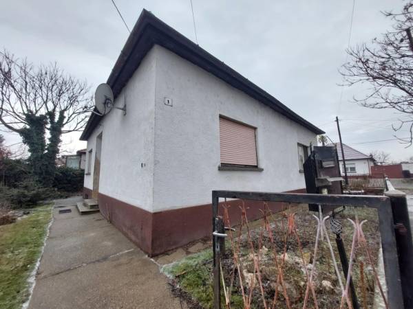 #6129 Eladó családi ház Baja