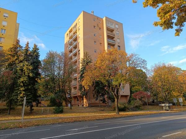 #14920 Eladó 54 m²-es, bútorozott, hőszigetelt, 2 szobás lakás nagyméretű erkéllyel Miskolc Szentpéteri kapuban!