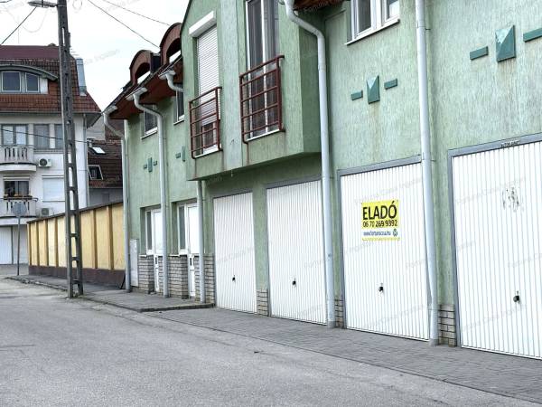 #9505 Garázs a Belvárosban