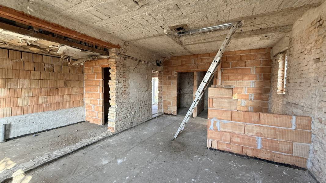 #7732 Eladó családi ház Taksony