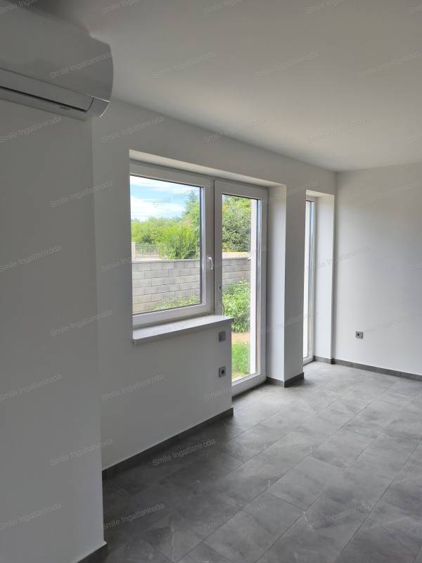 #9972 Nyíregyháza Korányi-kertvárosban modern,új építésű ikerház eladó