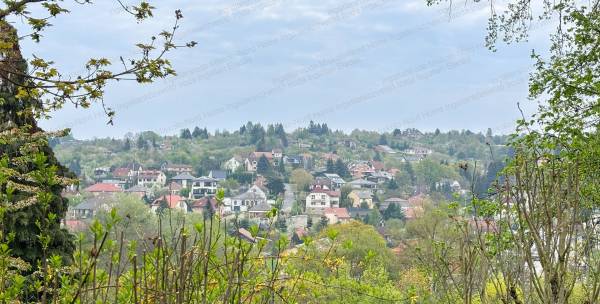 #9637 Panorámás építési telek eladó Miskolctapolcán – csendes utcában, pár percre az Ellipsumtól