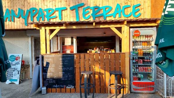 #6625 Siófok-Aranyparton 30nm-es büfé + 138nm terasz eladó