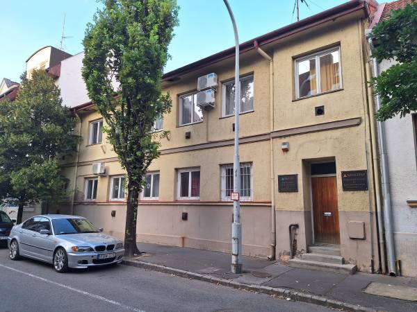 #3849 Belvárosi irodaház eladó