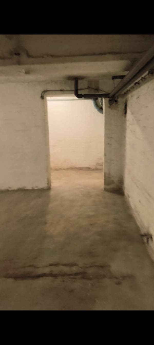 #9787 Eladó raktár Szolnok