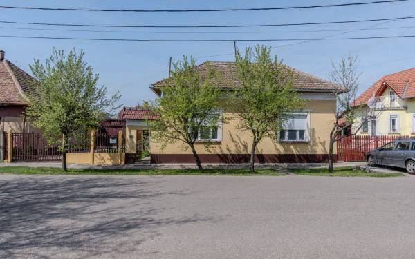 #9686 Szép családi ház eladó Püspökladány központ