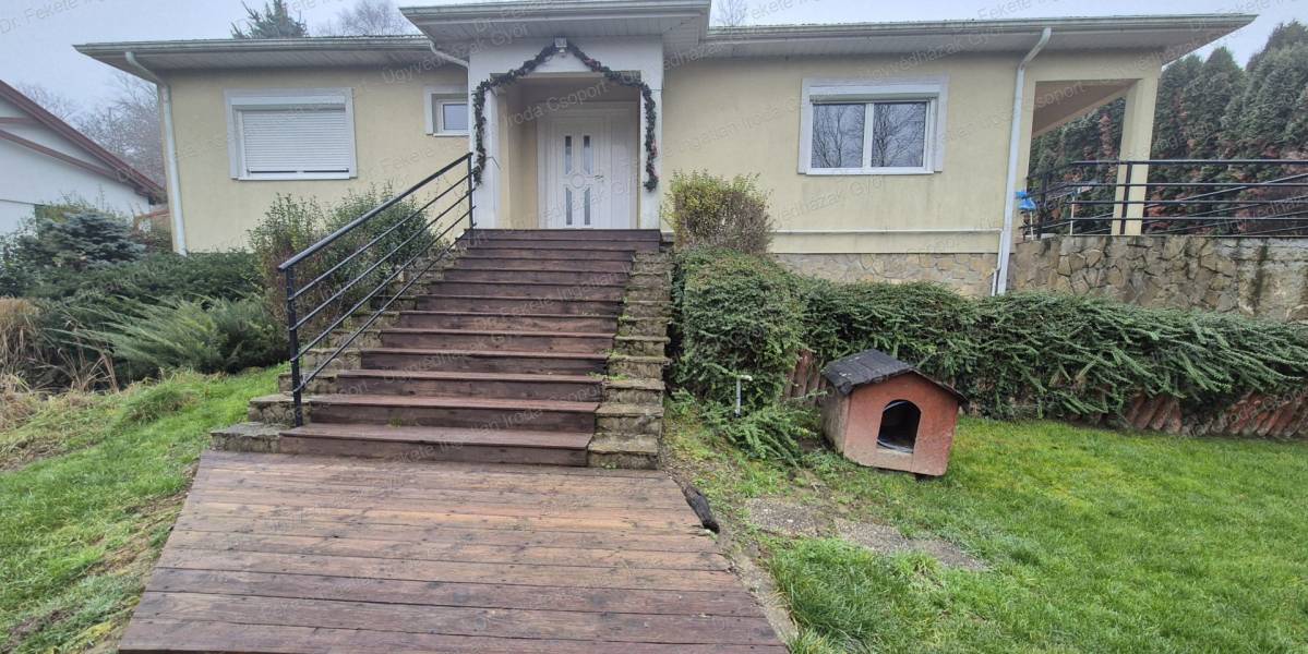 #4446 Családi ház minimális rezsivel a természet közepén