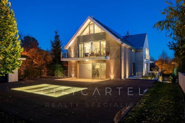 #14784 Kivételes budai villa privát sport- és wellnessvilággal