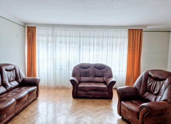 #4238 Tamási kertvárosában 2 szintes, 3 szobás + nappalis sorházi téglalakás kerttel eladó!