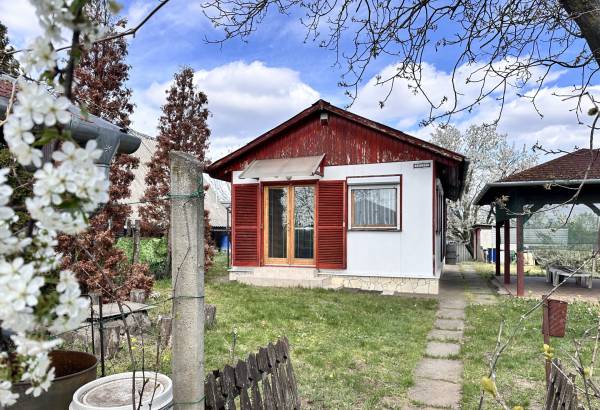 #9893 Eladó hangulatos nyaraló Tóalmáson