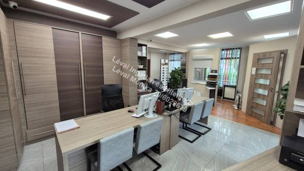 #7725 Üzlethelyiség eladó Békéscsaba Belvárosában, a Csaba Center mellett