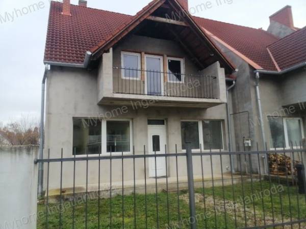 #7583 Sorházi ingatlan a Libás strandhoz közel