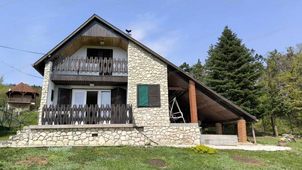 #9519 Balatongyörökön Balatonra panoránás nyaraló eladó!